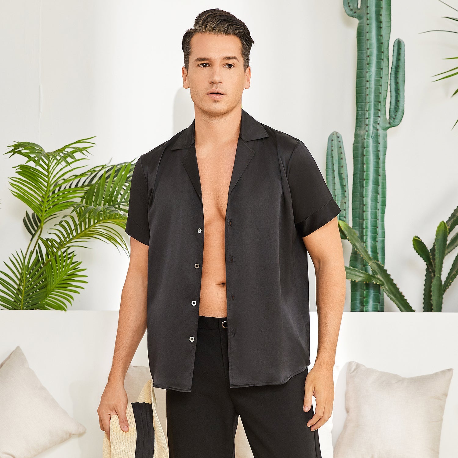 Men's Silk T-Shirt Casual Short Sleeve Silk Beach Shirt Black XS