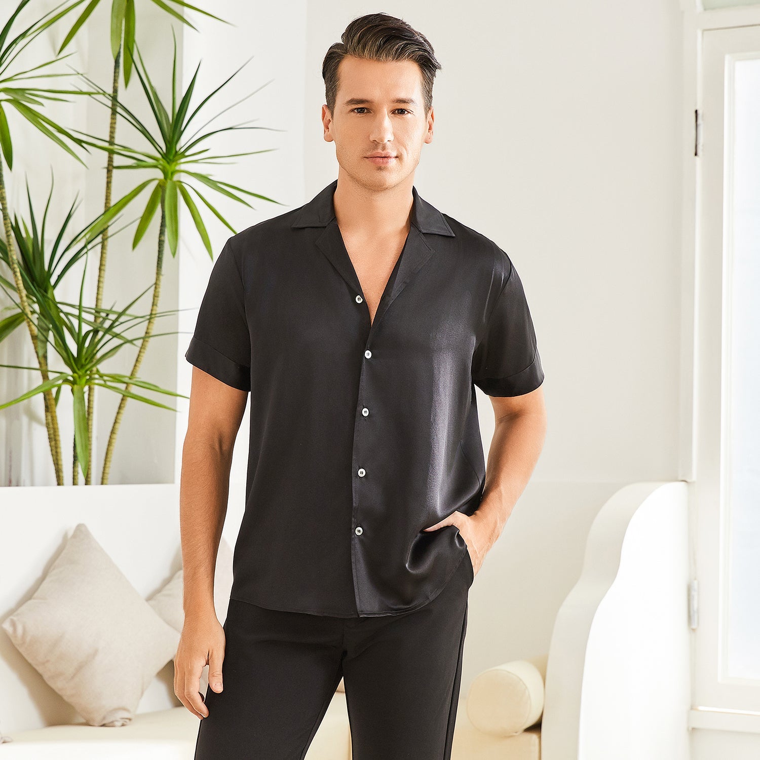 Men's Silk T-Shirt Casual Short Sleeve Silk Beach Shirt Black XS