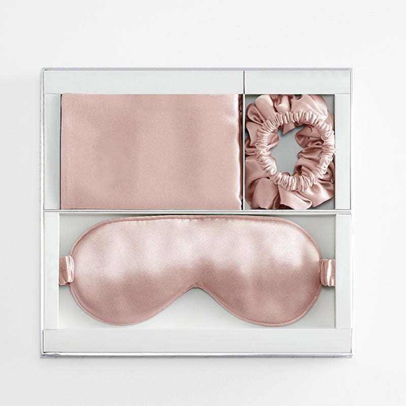 Silk Travel Essential Set 4 PCS Silk Pillowcase Scrunchy And Eyemask Pink M