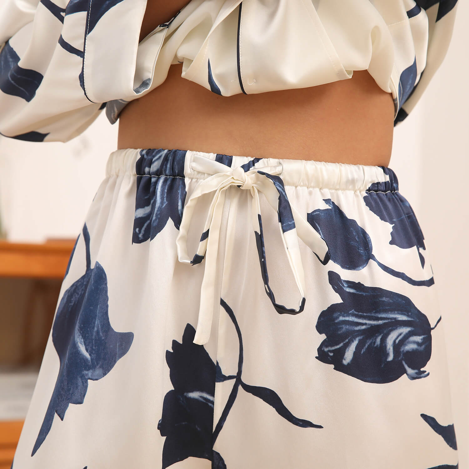 Women's Silk Pajamas Set Floral Print Button - Up Silk Sleepwear White XS