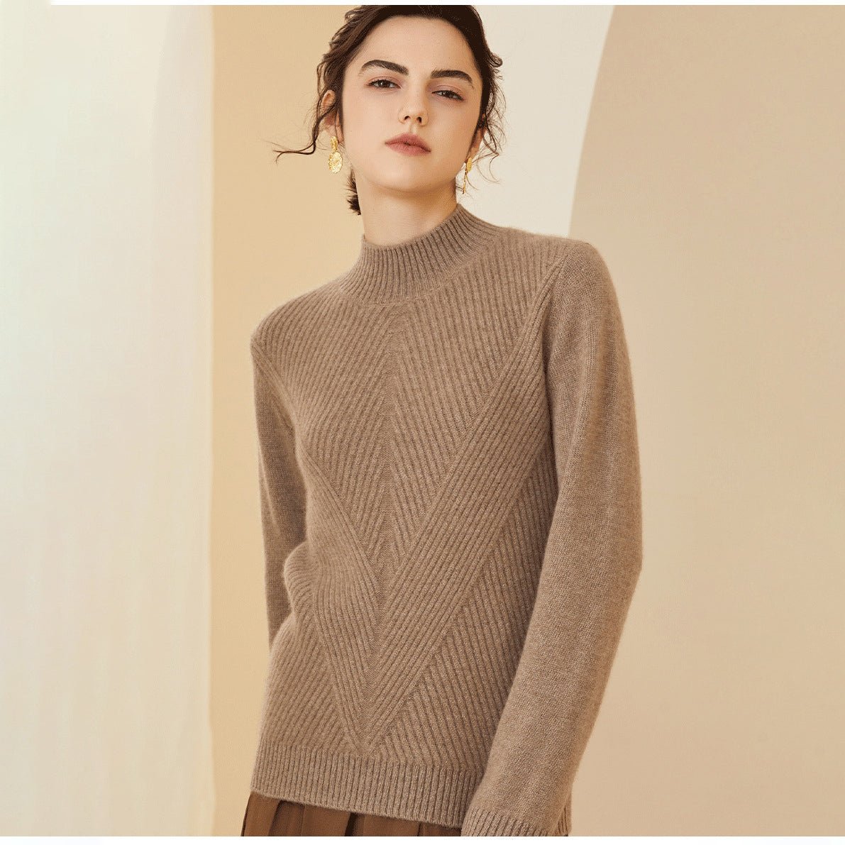 Womens Cashmere Mock Neck Sweater With Chevron Ribbed Detailing Taupe XS